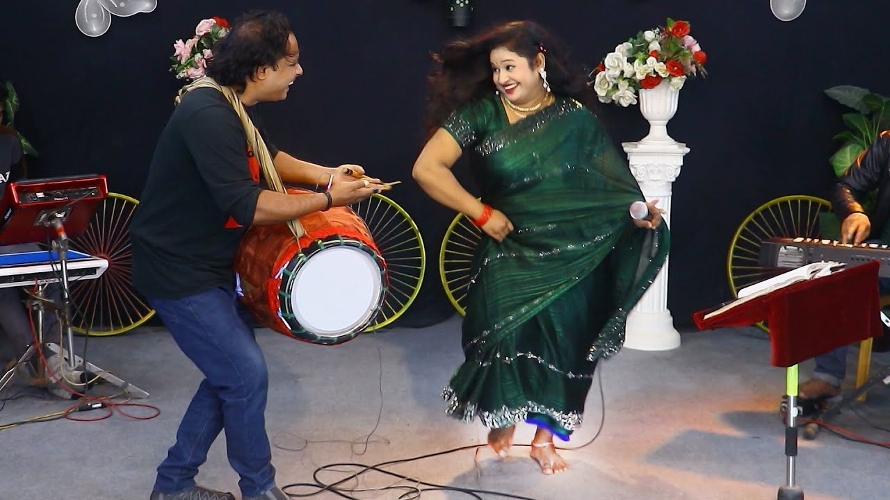 নাচের তালে স্টুডিও গরম ।। মাতাল বৃষ্টি সরকার baul gaan
