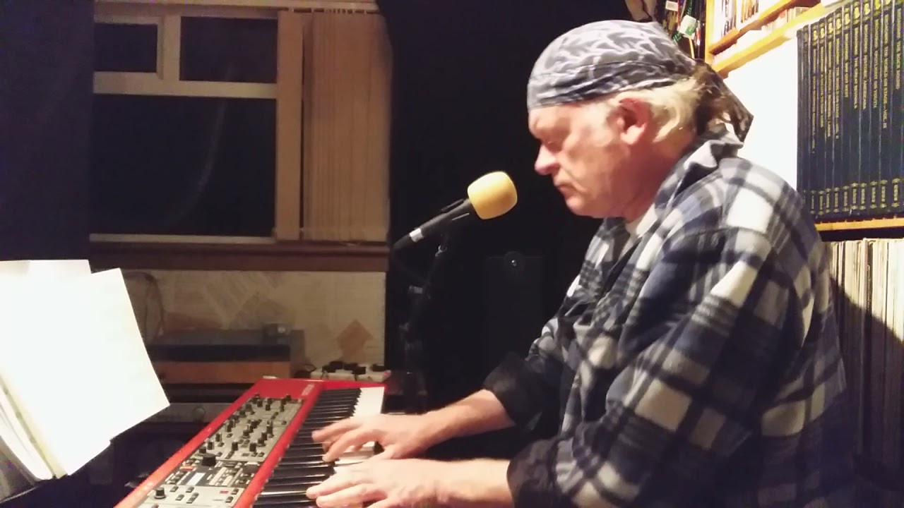 Gavin Paterson - Whispering Grass  (Piano) by Fred & Doris Fisher