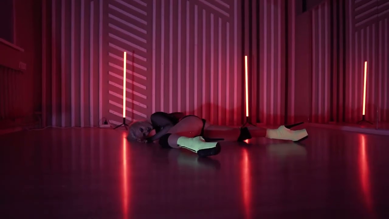 Космос (Scriptonite, Charusha) / Frame up strip dance