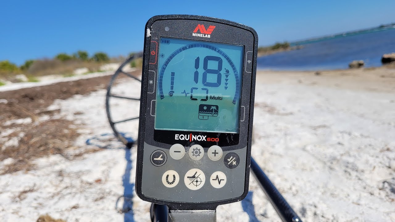 Beach Metal Detecting! | 30 Minutes LIVE Digging Targets!