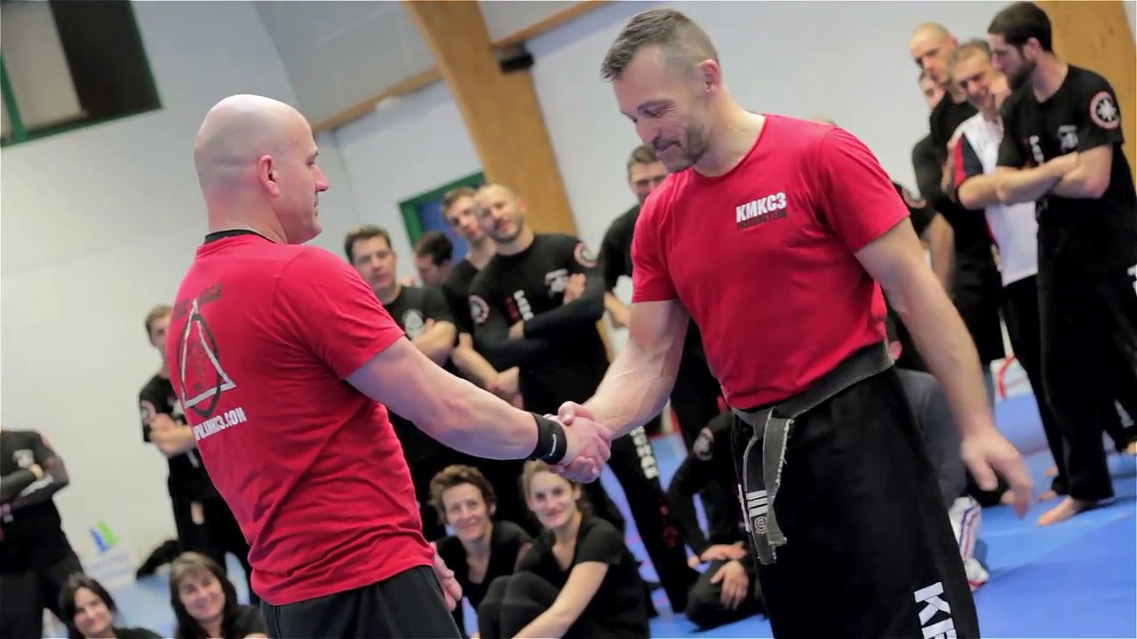 Technique de sortie sur saisie krav maga kmkc3 par karim clémenceau