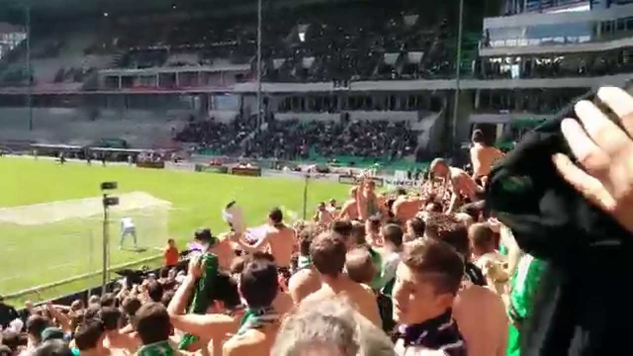 ASSE 1 - 1 Nice - Magic Fans - Torse nue sur les grille de goeffroy