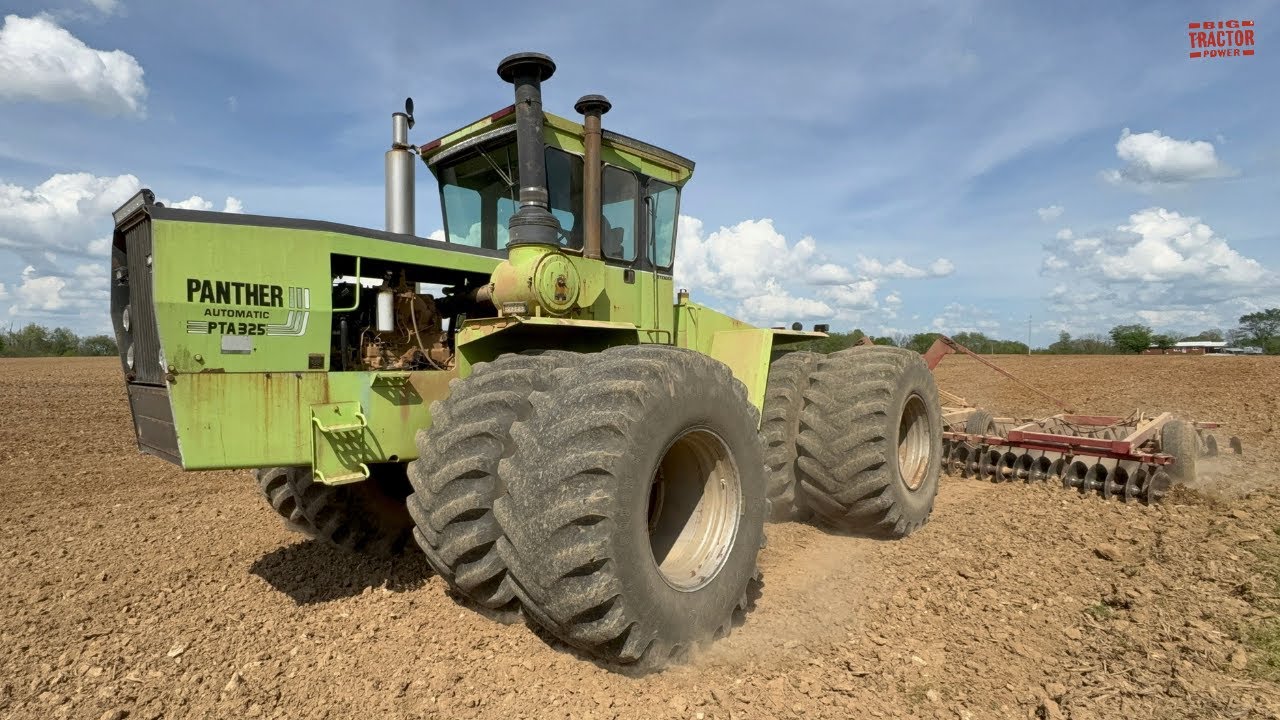 STEIGER Panther III PTA-325 Tractor Disking