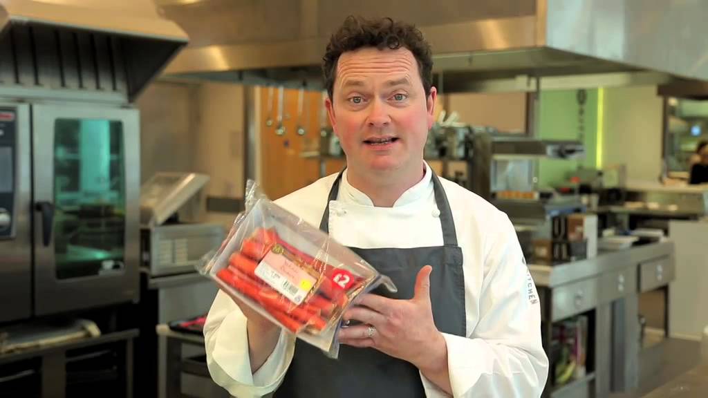 HOW YORKSHIRE RHUBARB IS GROWN