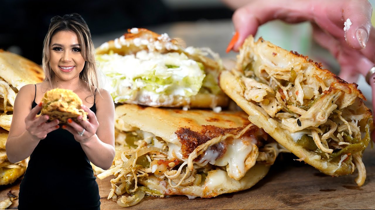 CHEESY CHICKEN CON RAJAS GORDITAS | Gorditas de Rajas con Pollo y Queso