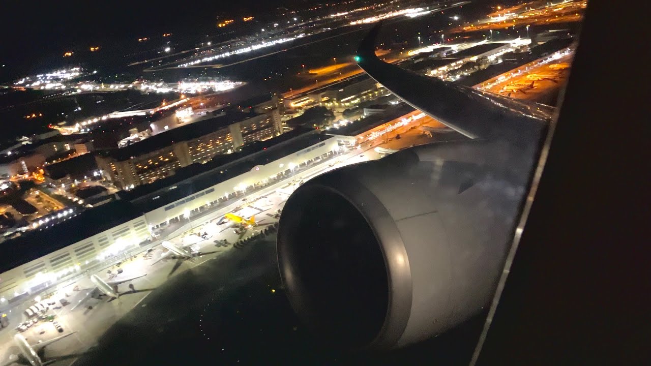 Singapore Airlines Airbus A350-900ULR Late Night Takeoff from Singapore Changi | SIN-EWR