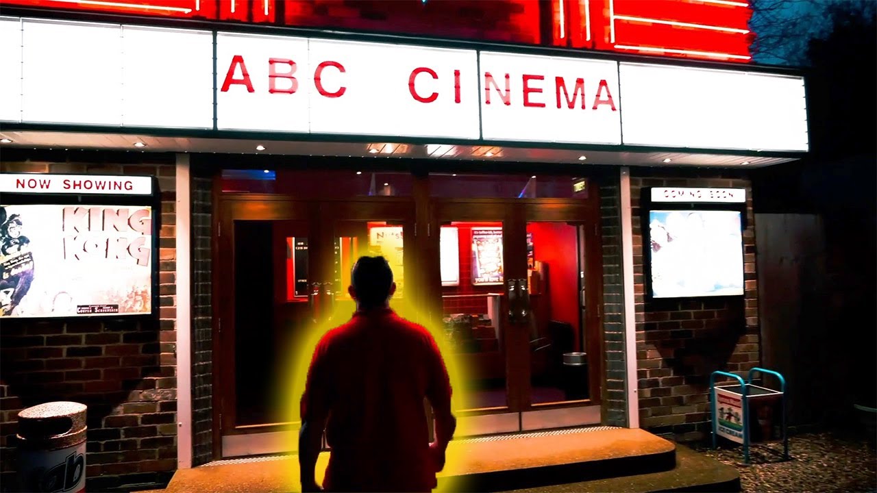 This tradesmen built an amazing cinema from the ground up!