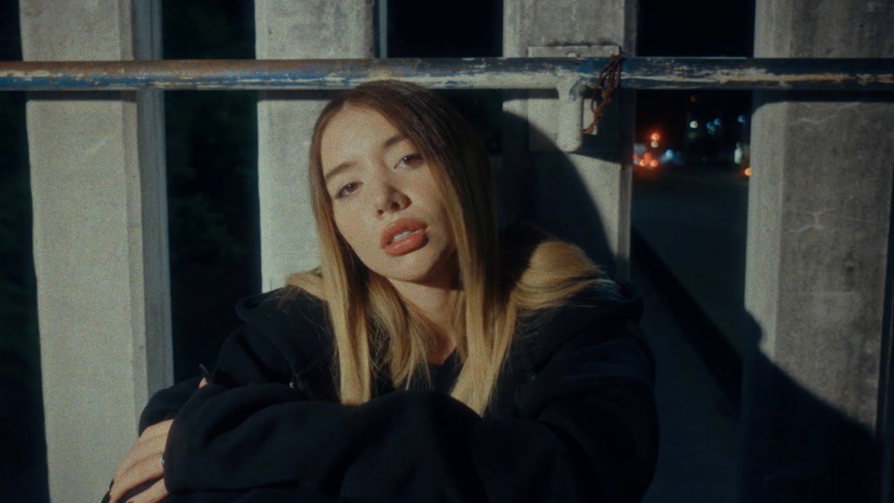 LA POTTER, DÍMELO SEVEN - EN VANO  (Video Oficial)