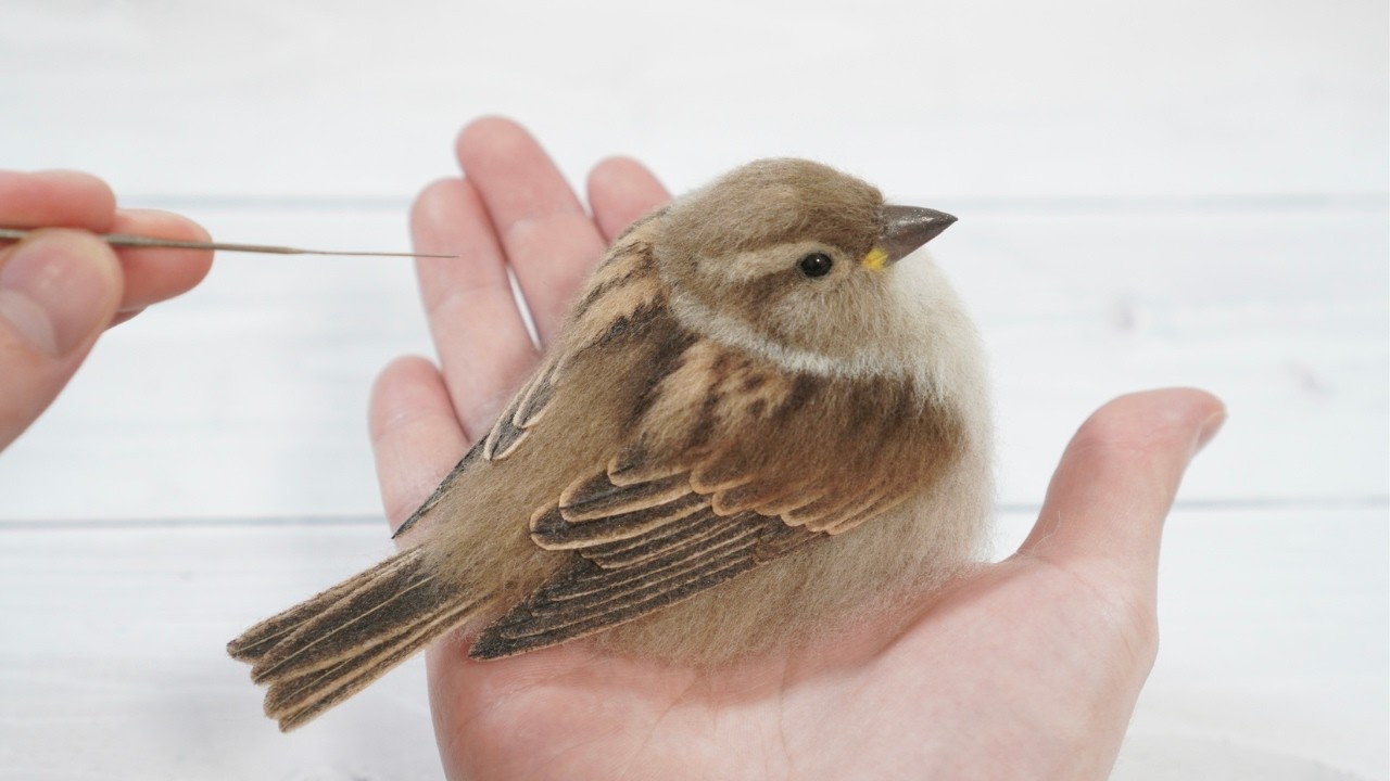 羊毛フェルトで溶けてるイエスズメを作ってみました。/ Make a house sparrow with wool felt.