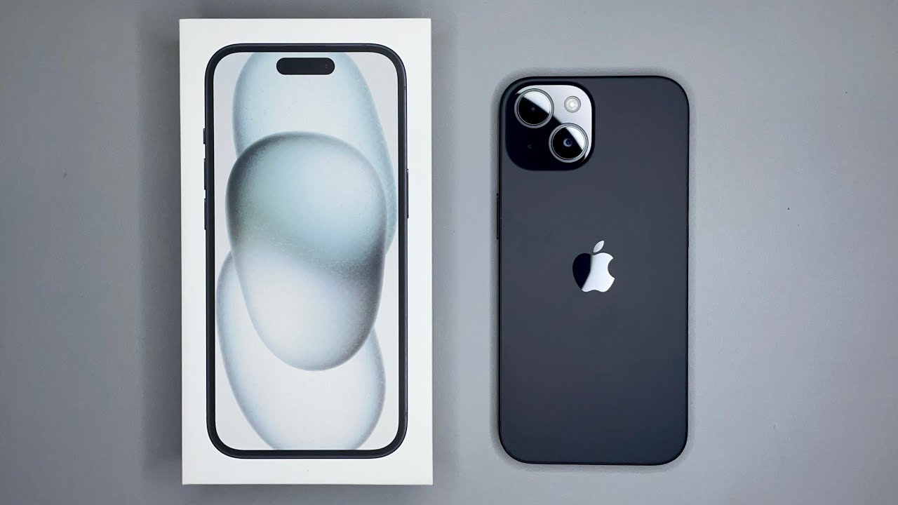 iPhone 15 black unboxing. 