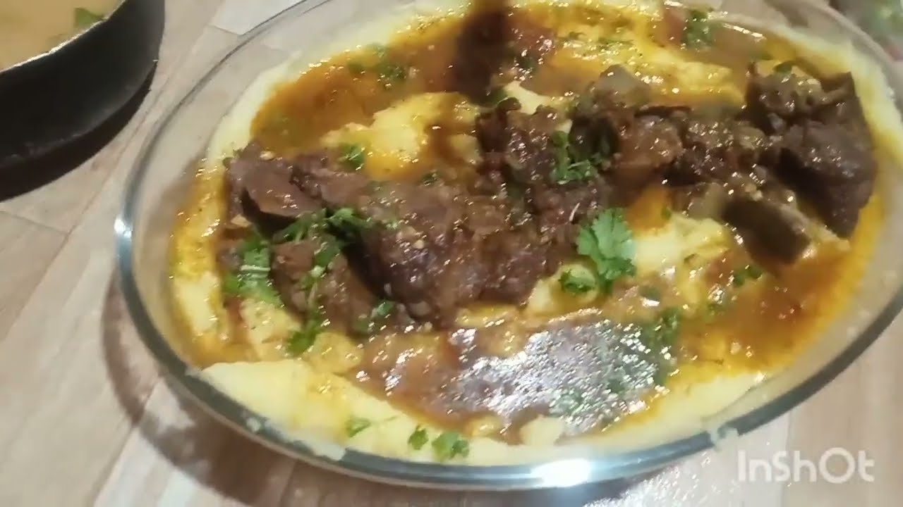 Hoje o dia foi de chuva/preparei uma polenta com osso de pescoço 