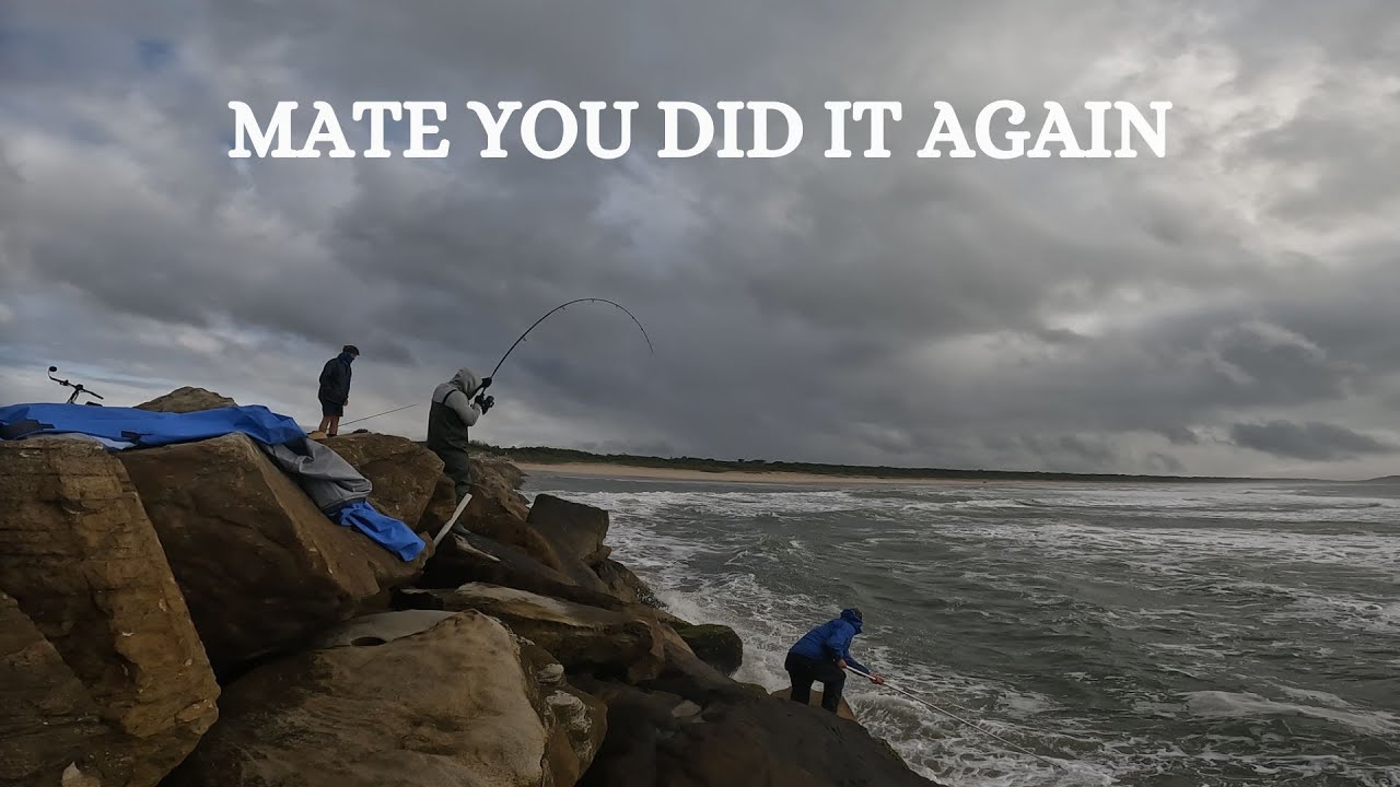 FISHING AT ILUKA ROCK WALL NSW