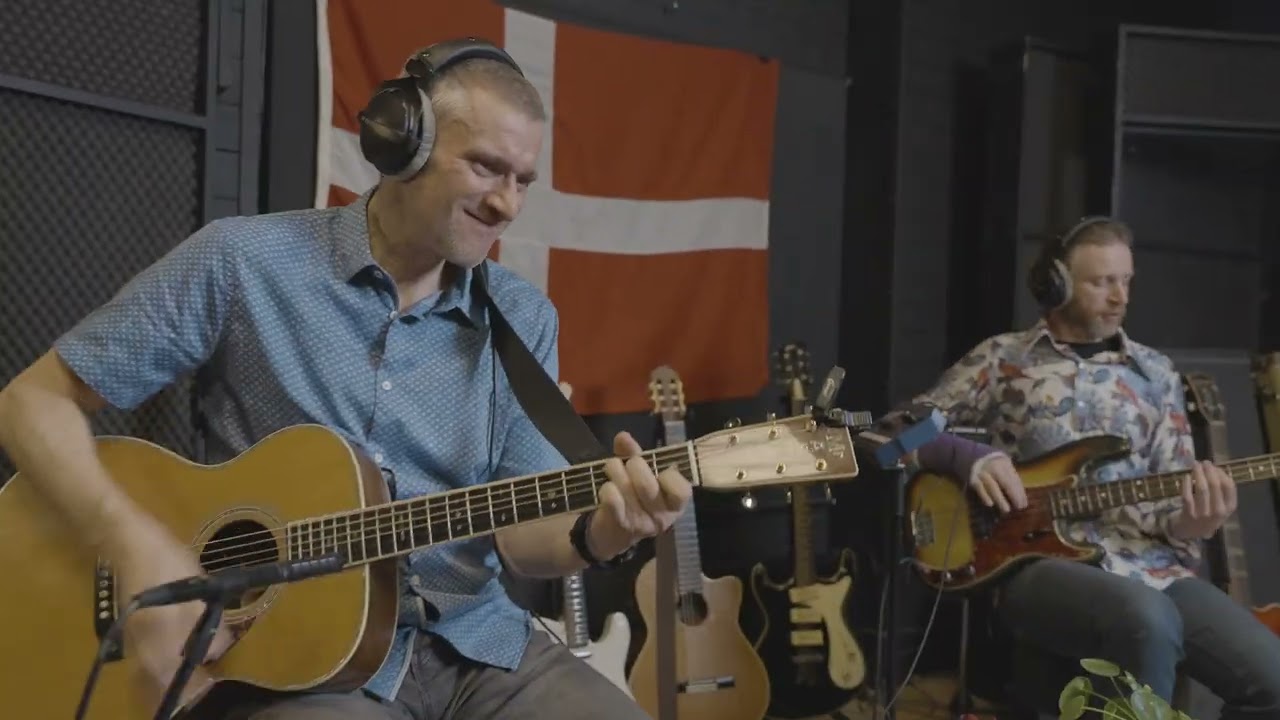 Her I Danmark Har Vi Demokrati
