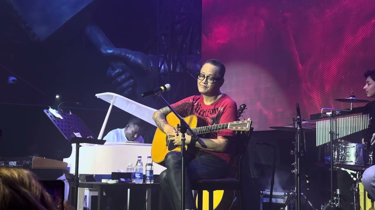 မမေ့နိုင်  - လေးဖြူ #sanwinaungguitar#layphyu #concert #လေးဖြူ Live Show