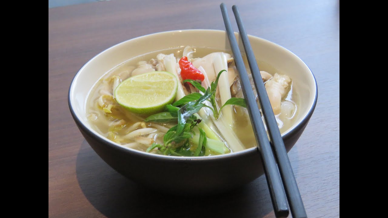 Phở gà - Soup de nouilles au poulet - Cuisine Autrement