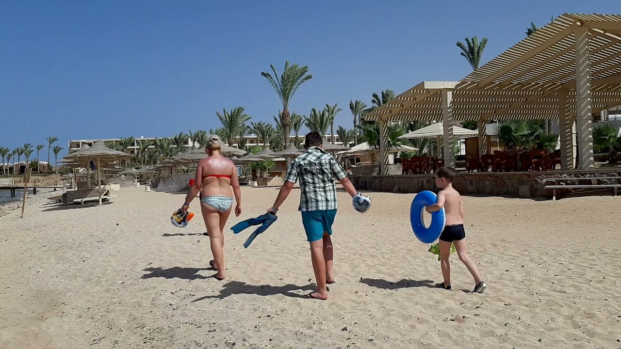 Pláž a molo Brayka Bay Reef a Brayka Royal , Marsa Alam Egypt