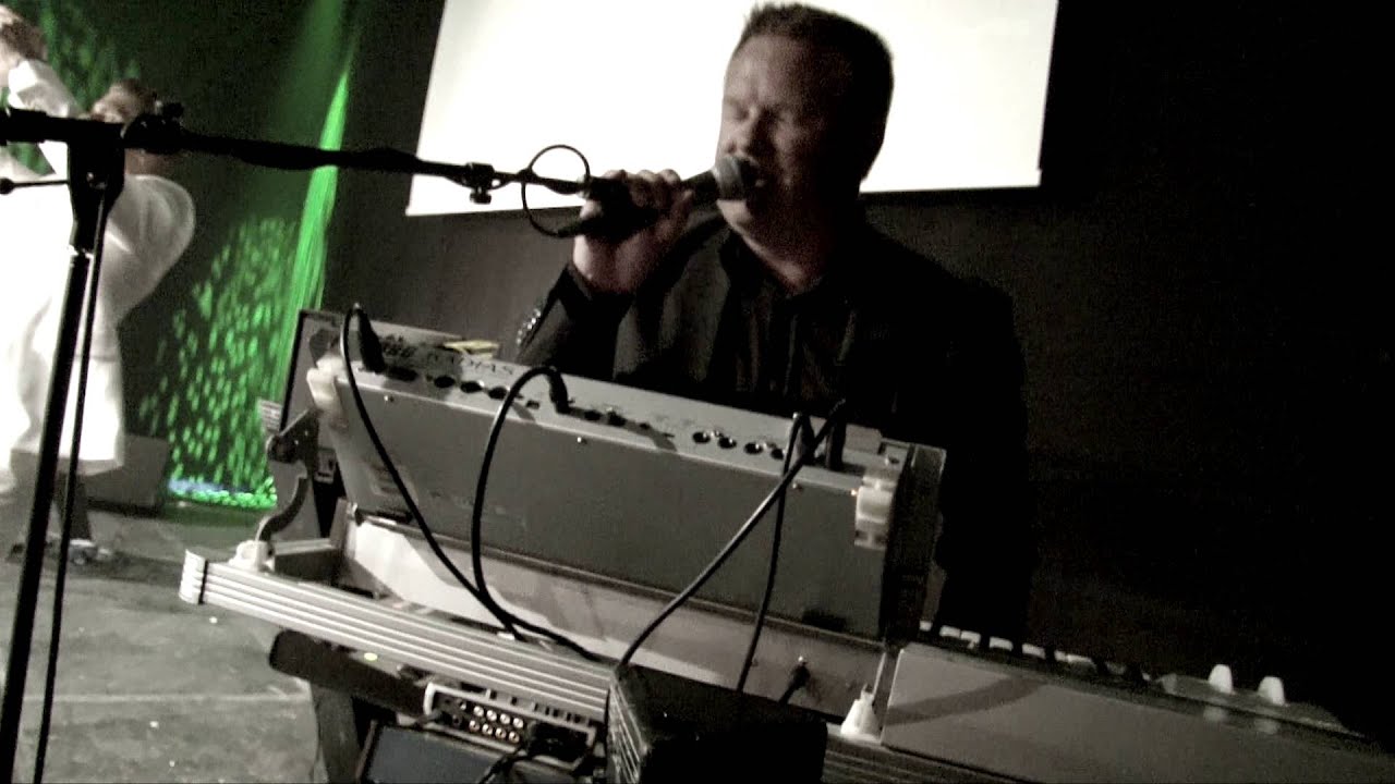 Electro Spectre - Your Love Is A Criminal (Performing at Nordic Night fashion show, Oslo, Apr 2014)