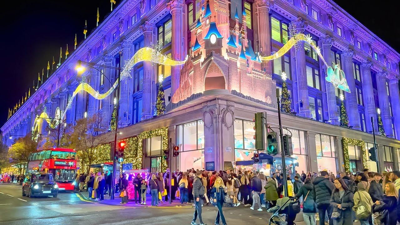 London at Christmas 2025 ✨ Selfridges Disney Castle & Holiday Windows 2025 🎄 4K HDR
