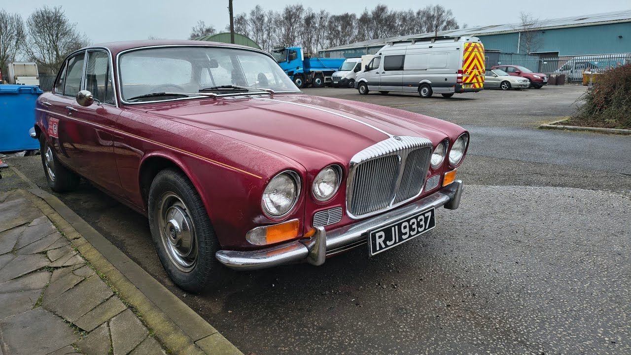 Холодный запуск и разгон двигателя Daimler Sovereign xj6 2.8! Самый недооцененный, но самый лучши...