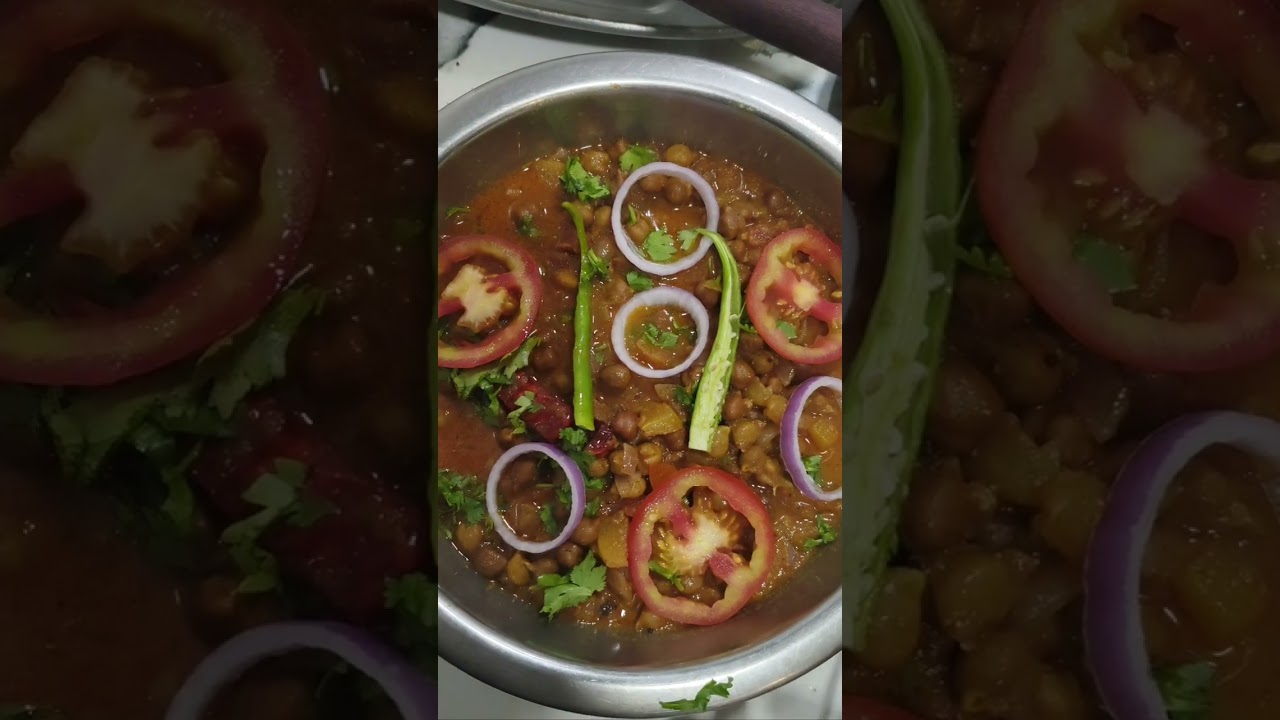 Amritsari chhole and tandoori roti
