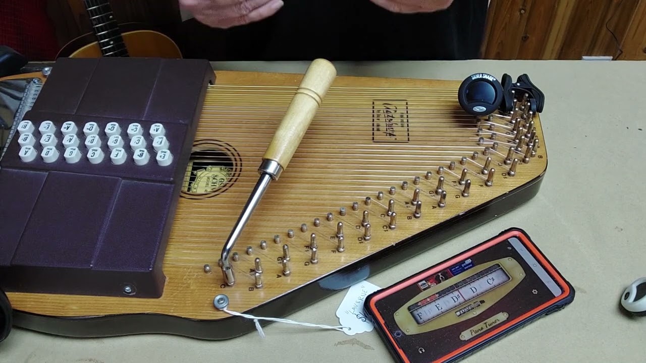 Tuning the Autoharp: Hal tries to make a better tuning video than his last one!  SWA