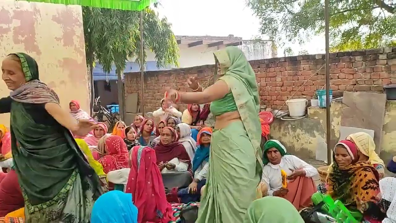 Ahirwal bharawas धीरे धीरे मार कान्हा पिचकारी हो कान्हा पिचकारी💃हरया गुलाबी रंग लाल हया बेहाल💯💯👌