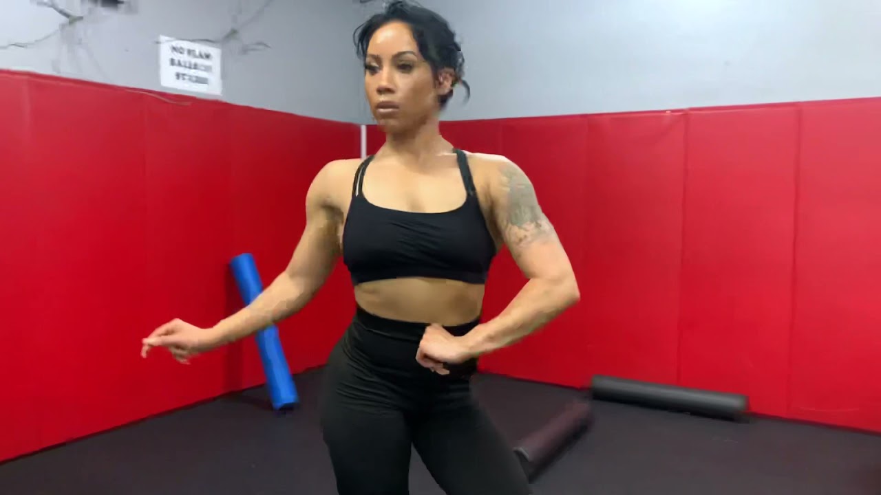 Bikini Athlete: Tina Torres (Posing)