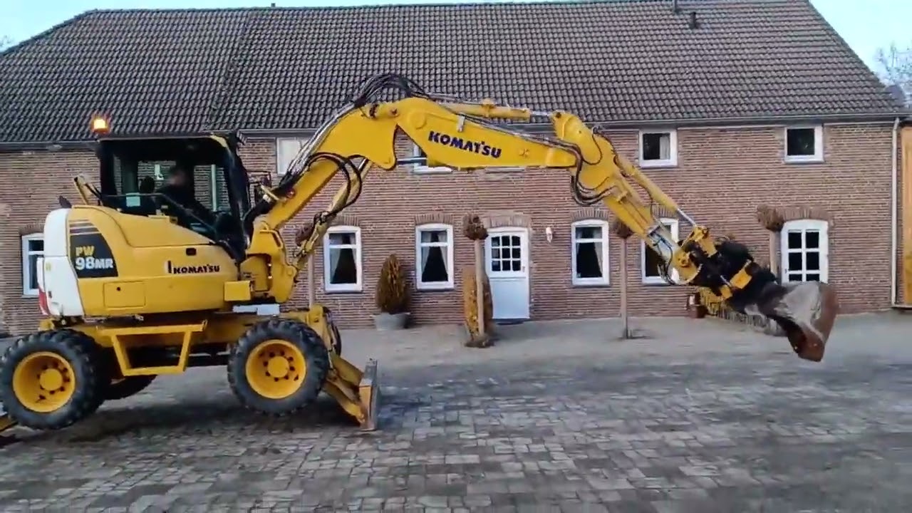 *SOLD* Komatsu PW98MR-8 year 2015 incl. tiltrotator. www.hoppenermachinery.com