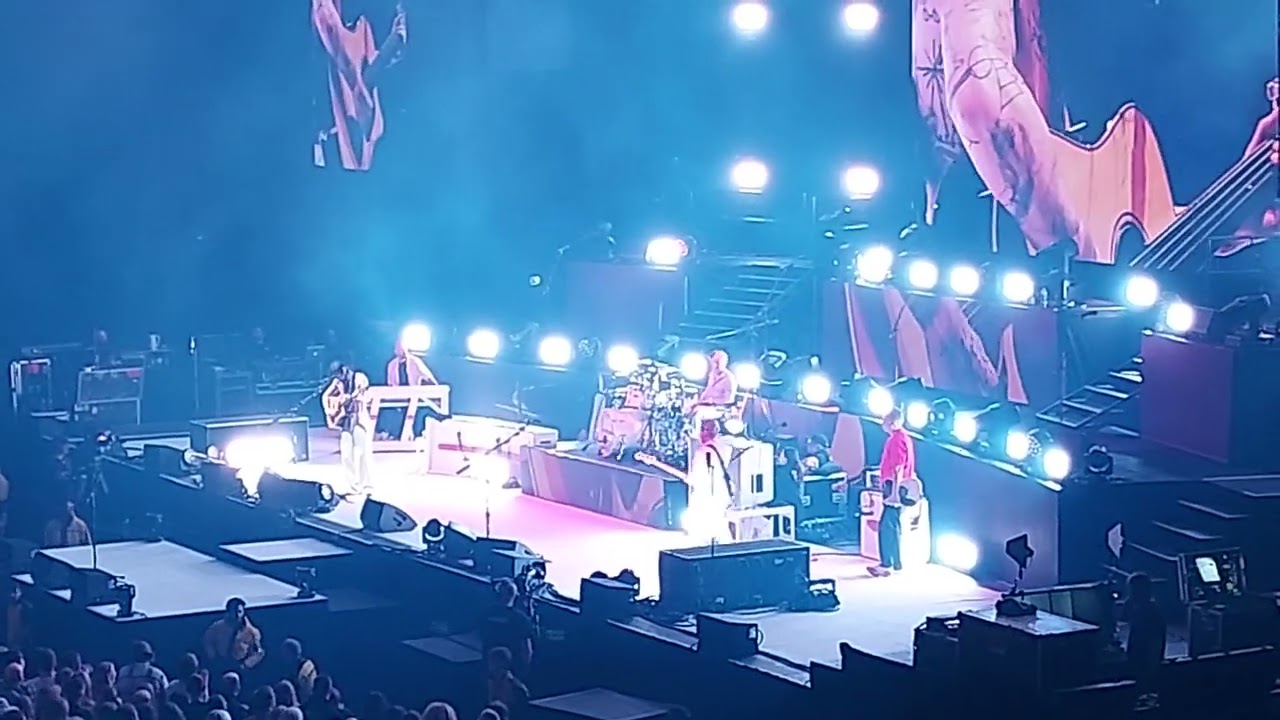 Biffy Clyro Questions and Answers and Christopher's River Leeds Arena Saturday 5th November 2022