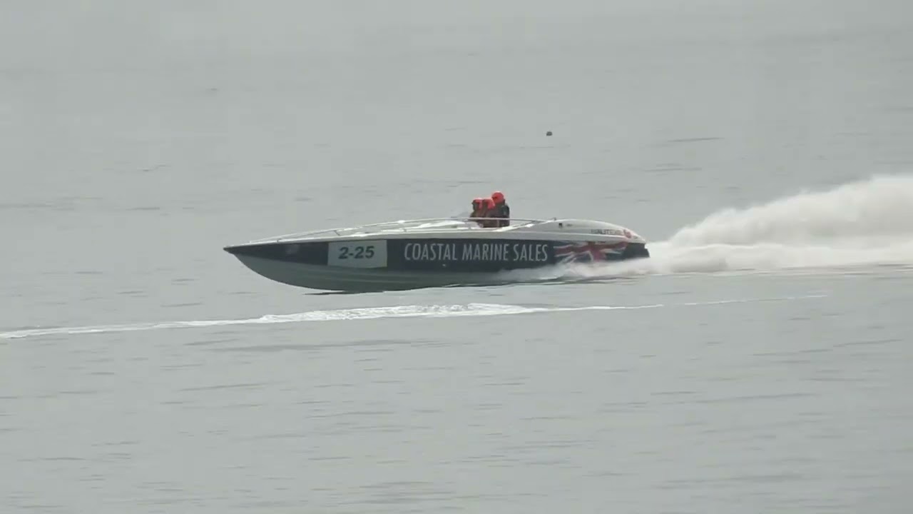 Speed boat race round the Isle of Wight, as seen from Ventnor