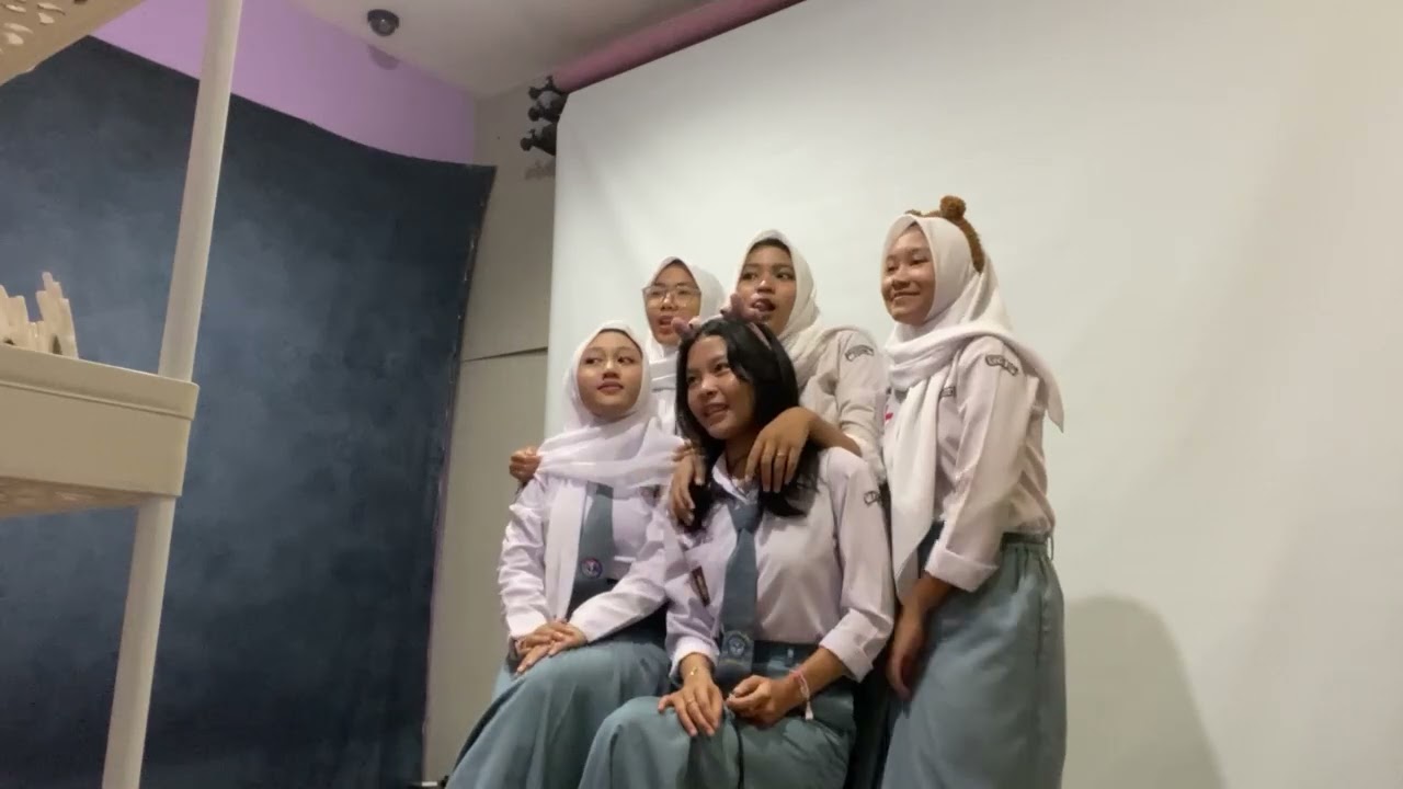 behind the scene self photo studio with 