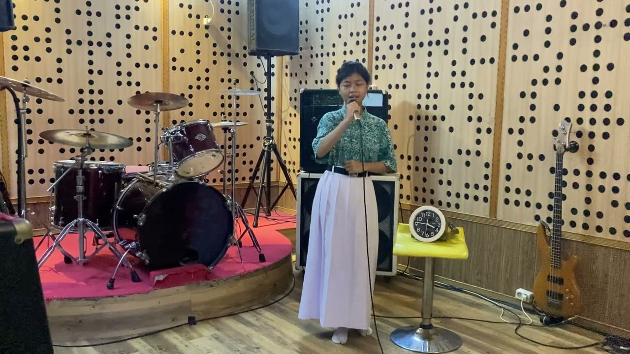FLS3N 2025 JENJANG SMP | MENYANYI SOLO - PEARLY AJENG (MANUSIA KUAT - TULUS)