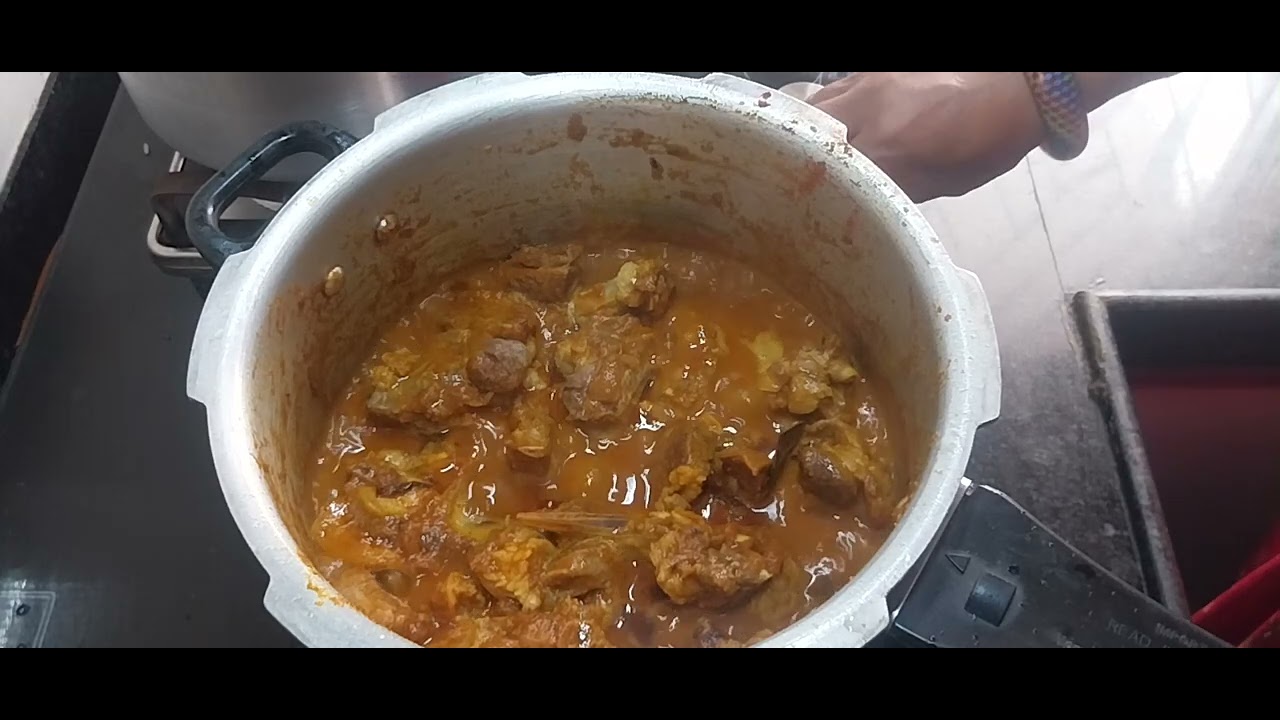 রবিবার  খাসির  মাংস 