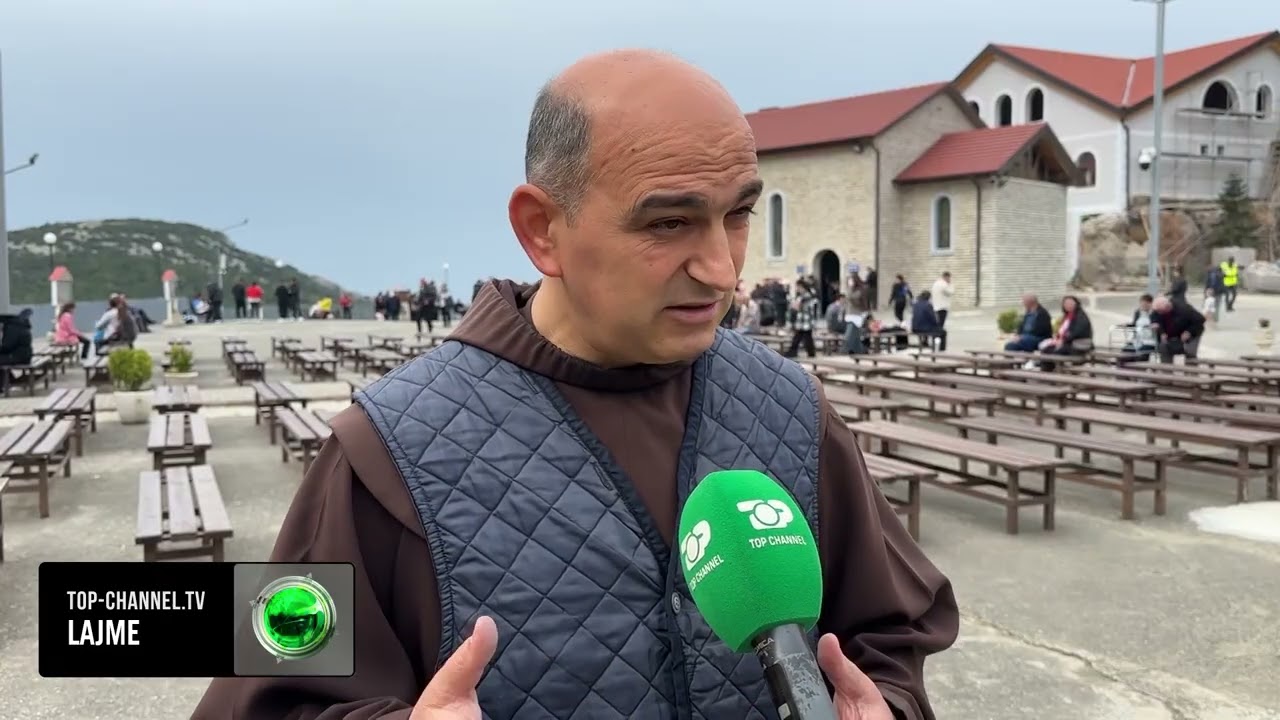 Top Channel/ Nis pelegrinazhi në Kishën e Laçit, besimtarët luten për përfundimin e luftërave