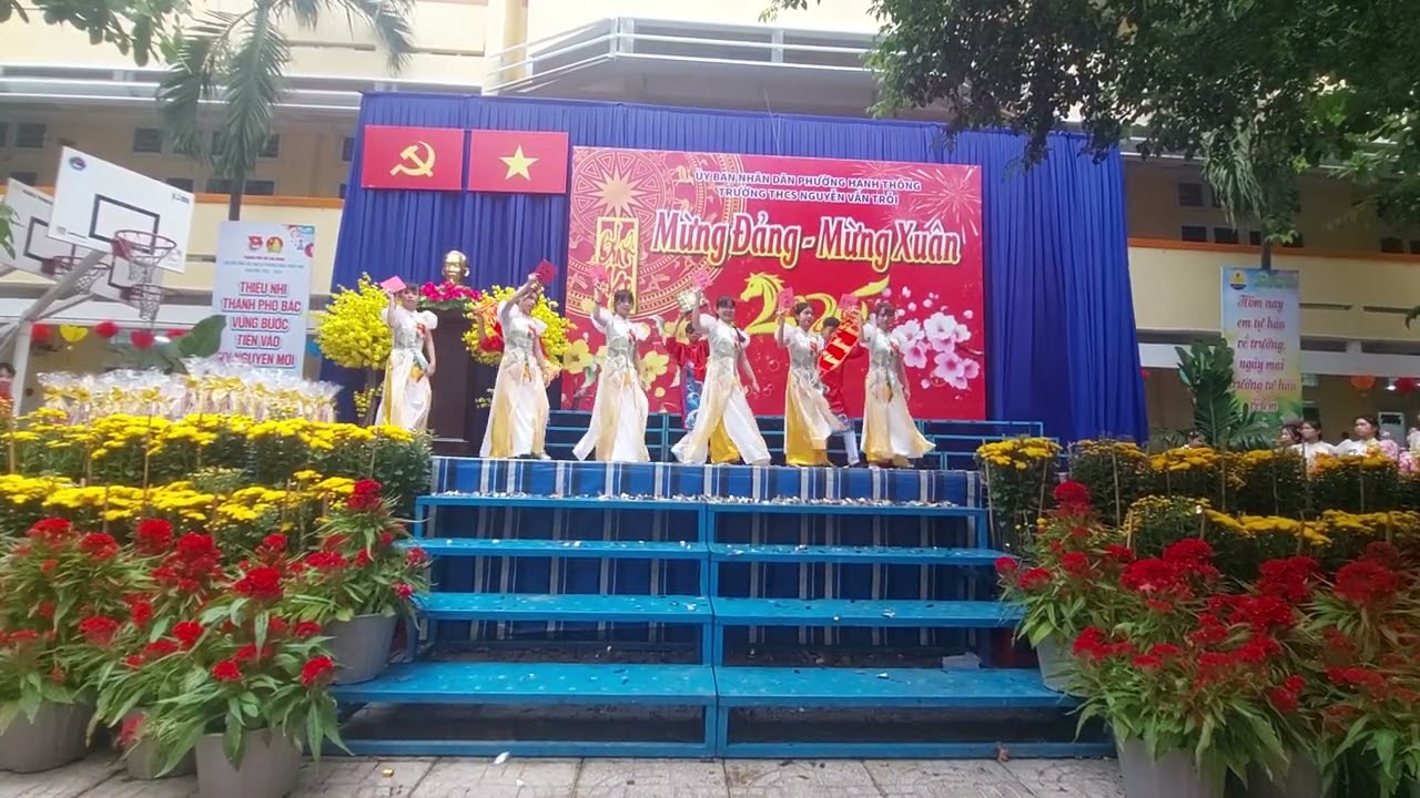 Văn nghệ Xuân 2026 lớp 7.1 cô Lai