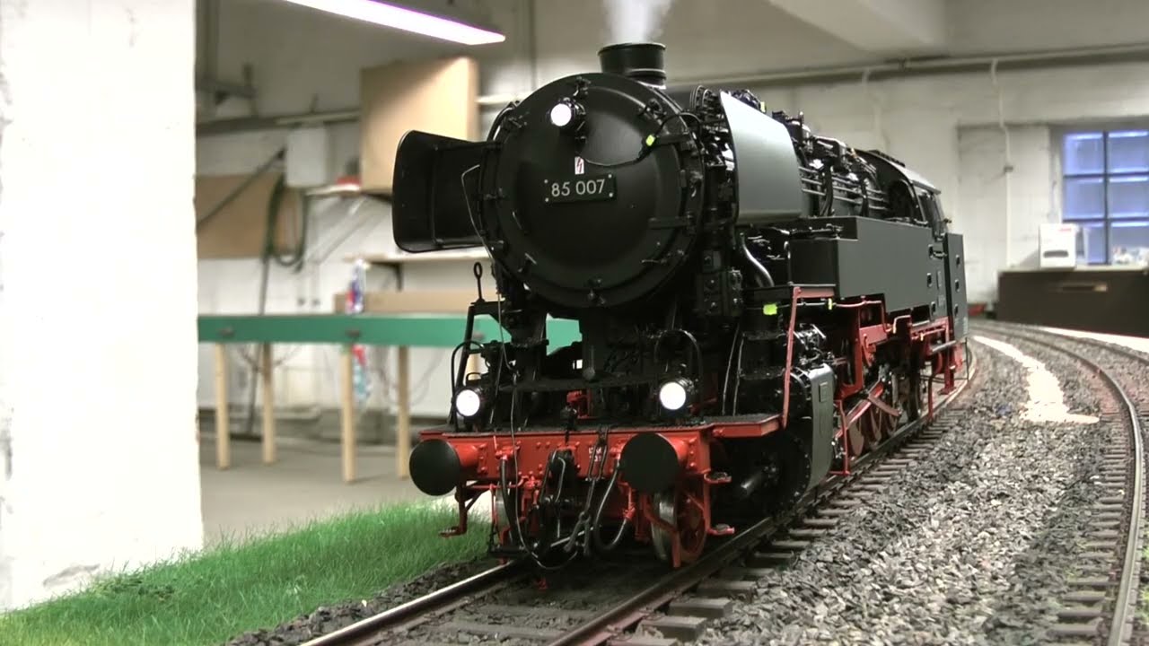 Spur1 Unterwegs Februar 2026: 85 007 LZ und vor schwerem Güterzug