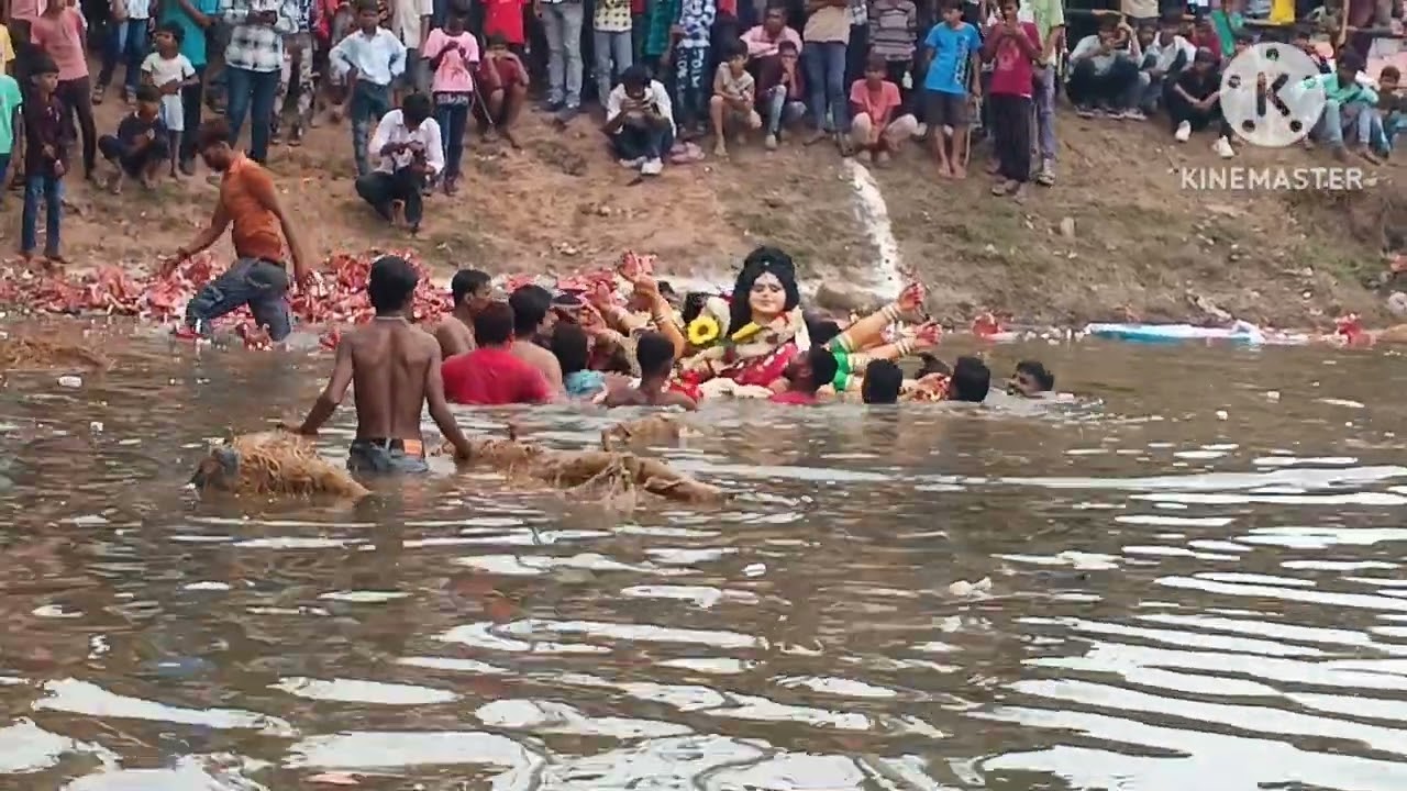 हमारे बिहार में देखे माता रानी का विसर्जन//कैसे किया जाताहै/कितना प्रेम और भाव से और इज्जत/विदाई 