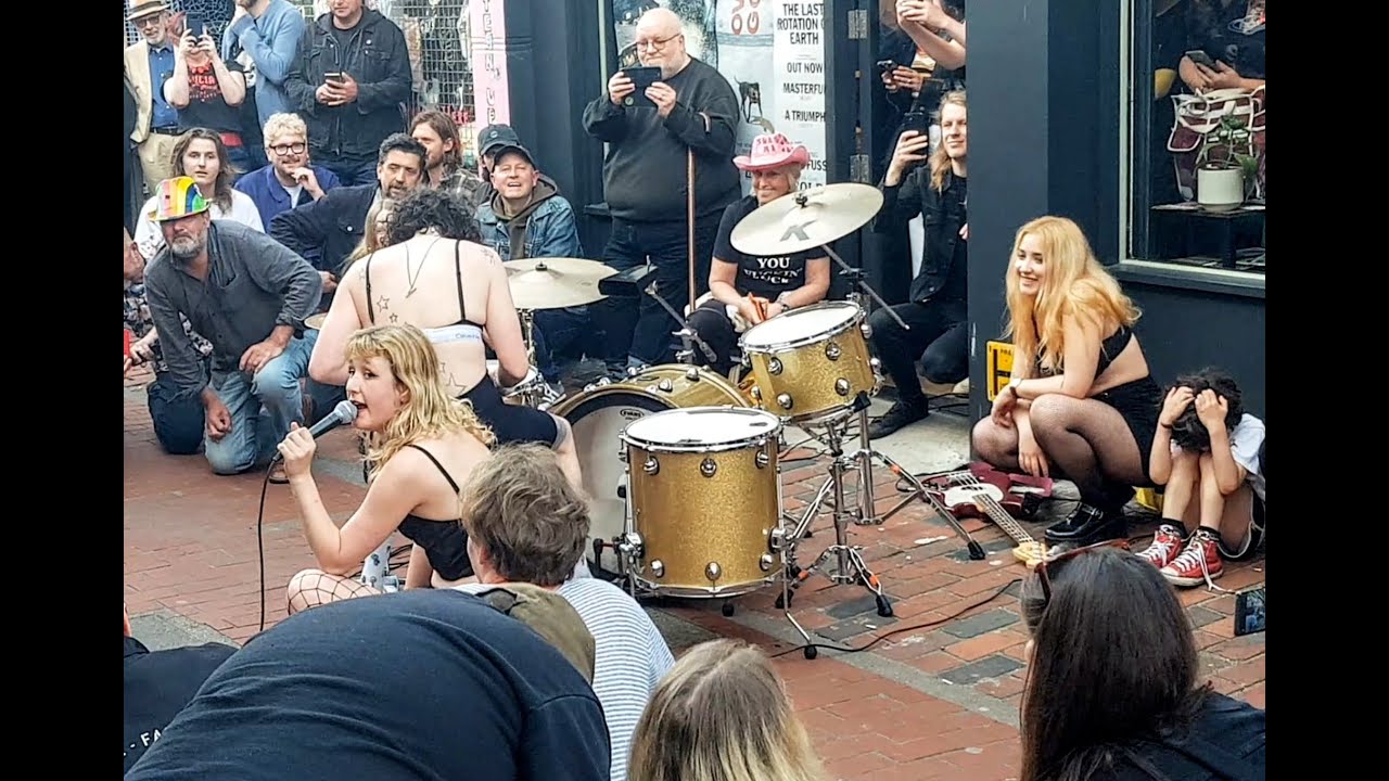 Lambrini Girls - Craig David - Live at Resident Records, Brighton - Instore Session  19-05-23