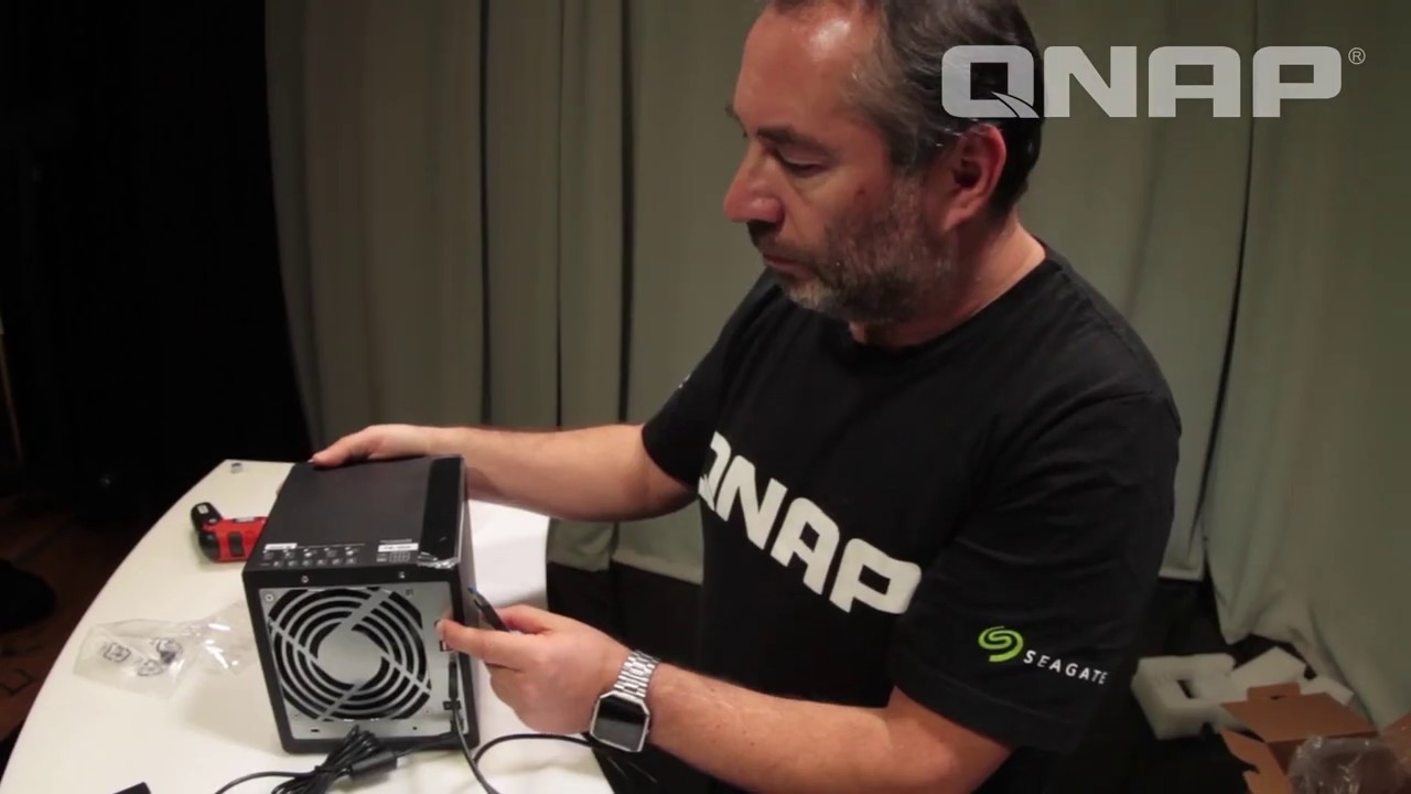 QNAP TR-004 Unboxing