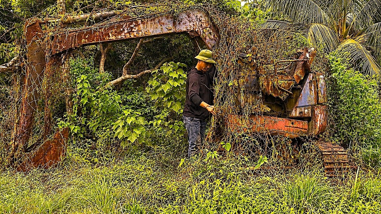 Genius Mechanic Restores an Abandoned KOMATSU 30 After Years of Neglect | Complete Restoration