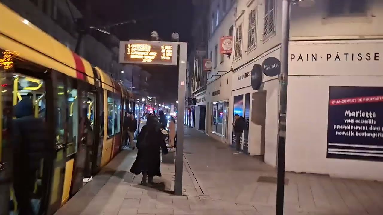 Mulhouse GARE CENTRALE TRAM SOLEA LIGNE 1 RÉPUBLIQUE DIRECTION CHÂTAIGNIER MARDI 11 NOVEMBRE 2025