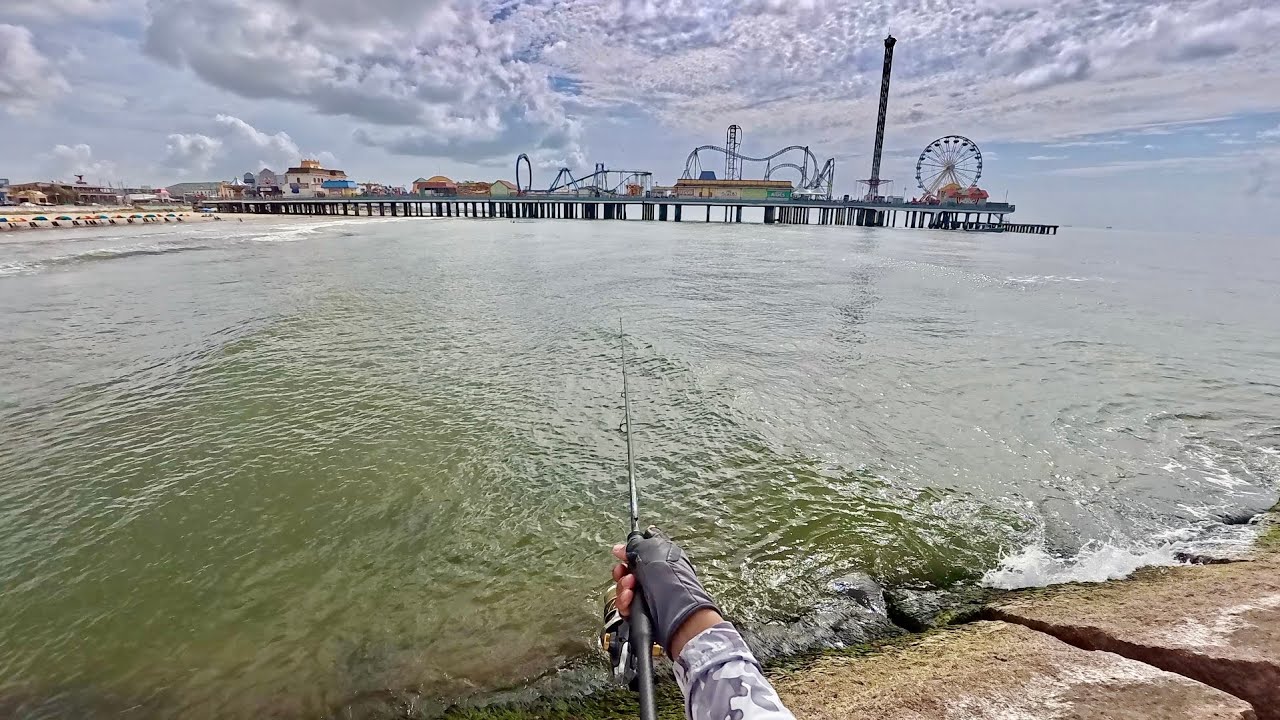 Fishing Galveston Seawall: Bite was on fire (S7 E86)