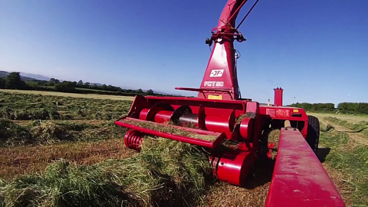 Lifting Silage 2016 in Donegal, Ireland, with JF 900