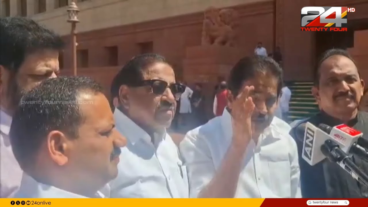 ജബൽപൂർ ആക്രമണം; പാർലമെൻ്റിന് പുറത്ത് പ്രതിഷേധിച്ച് കോൺഗ്രസ് എംപിമാർ