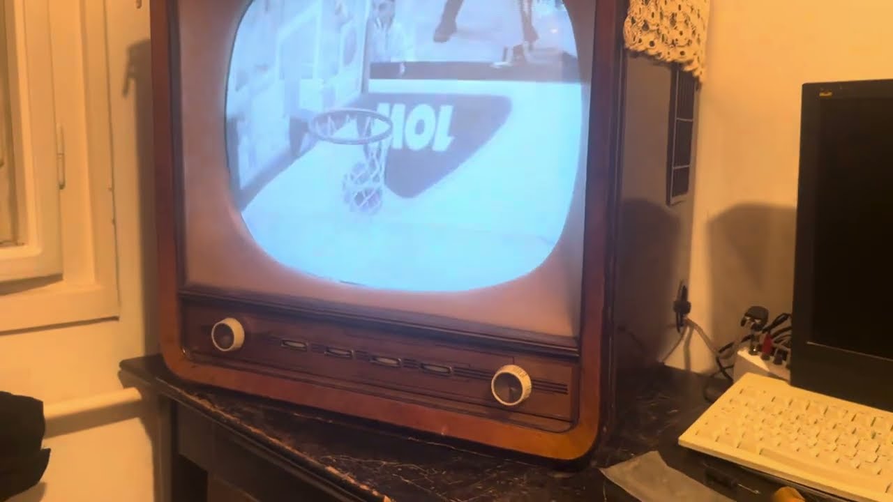 VT Munkácsy old Hungarian TV set from 1960
