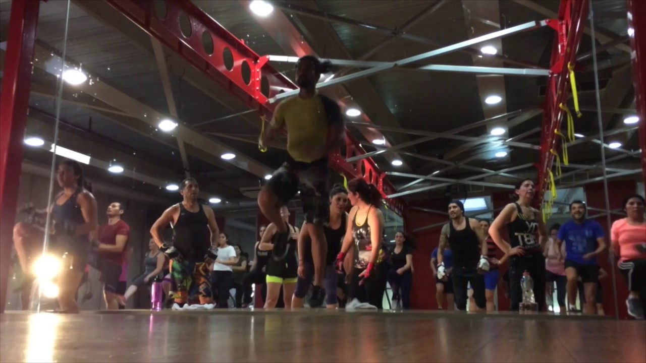 Body combat mix 69, track 7