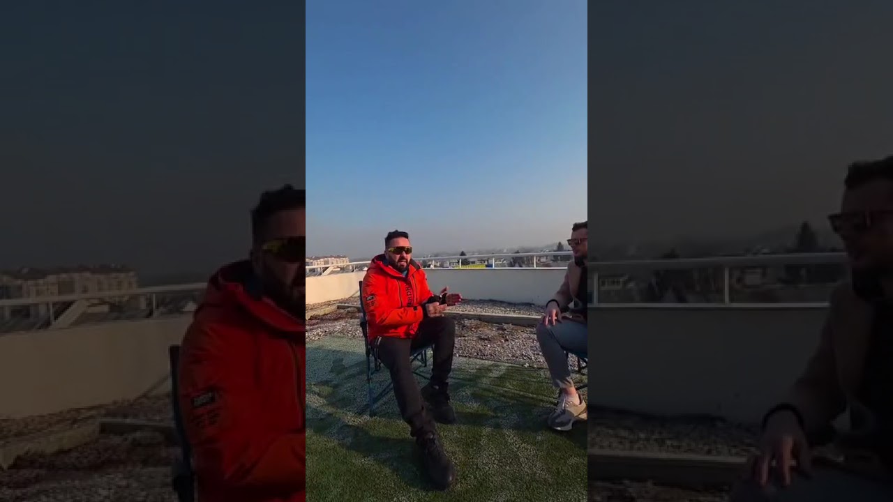 Ovo nije klasični podcast.Nema studija. Nema scenarija koji se čita. Jedan pita ono što ljudi misle.
