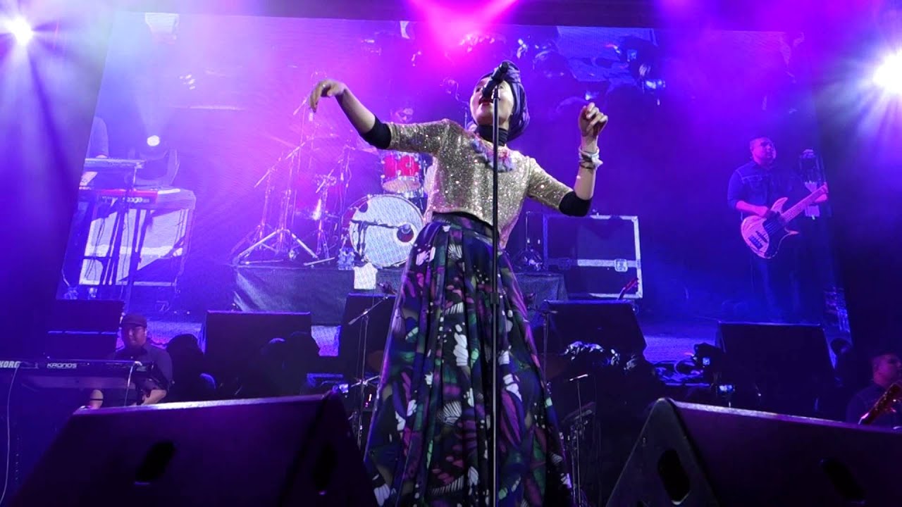 Yuna - Mountains (Live @ Singapore International Jazz Festival 2015)