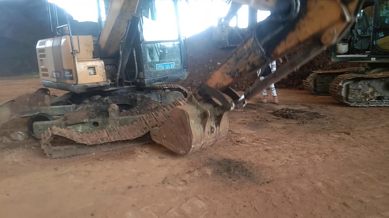Tracknya lepas,,cara memasang track excavator