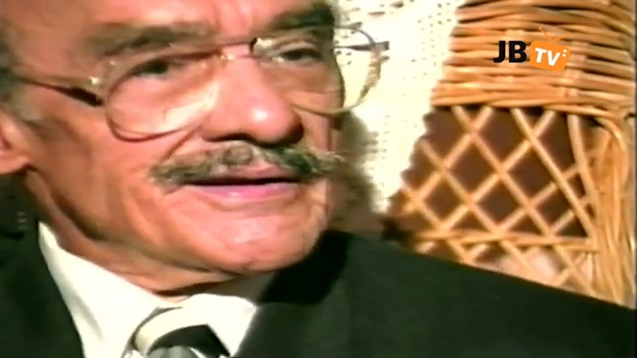 Pedro Mir. Poeta Nacional, ´Hay un país en el mundo´.
